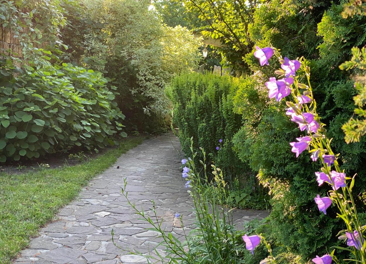 Flower Street Свитязь Экстерьер фото